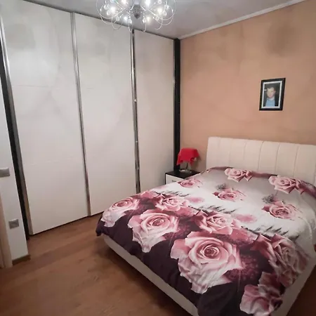 Landhaus Shtepi Private