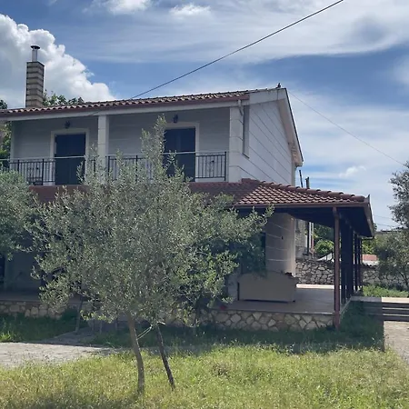 Landhaus Shtepi Private *